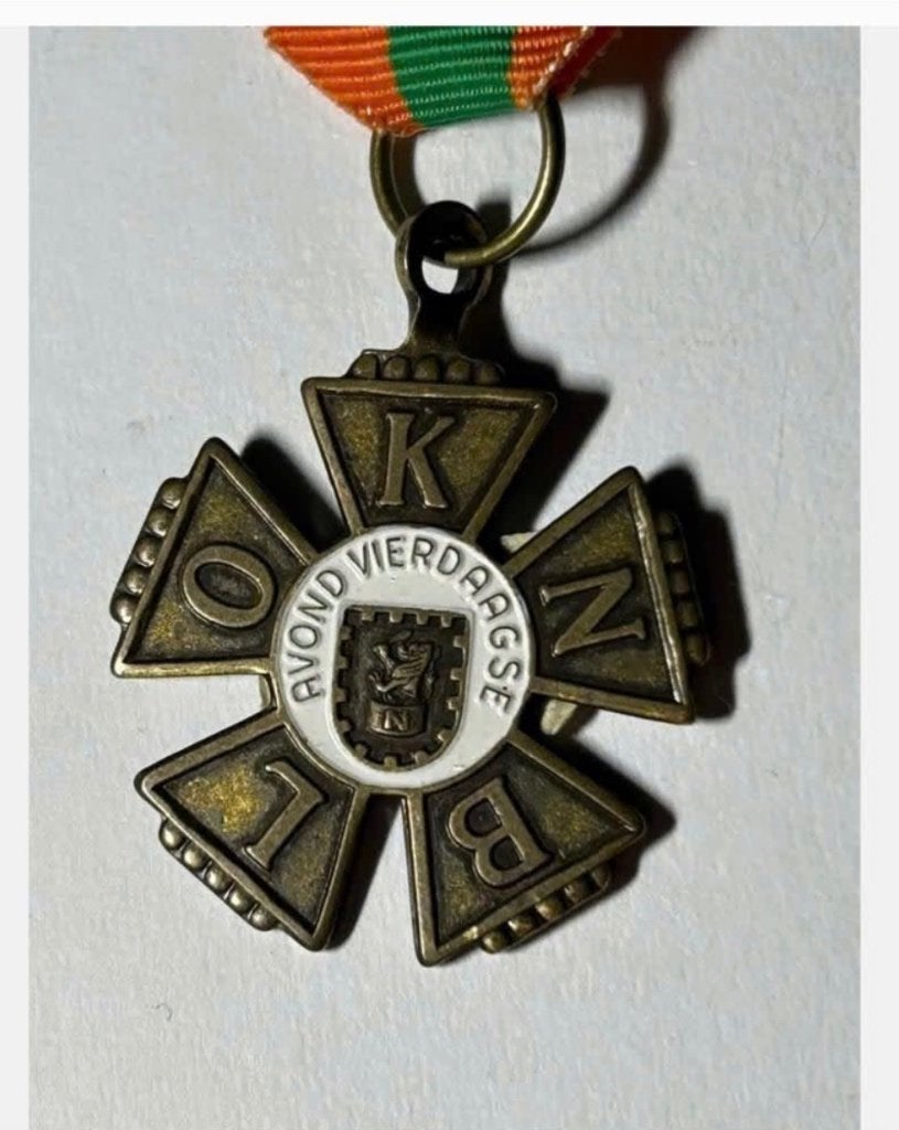 Medaille Avond Vierdaagse, Totale maat 8 cm, Ophalen of Verzenden, Overige materialen