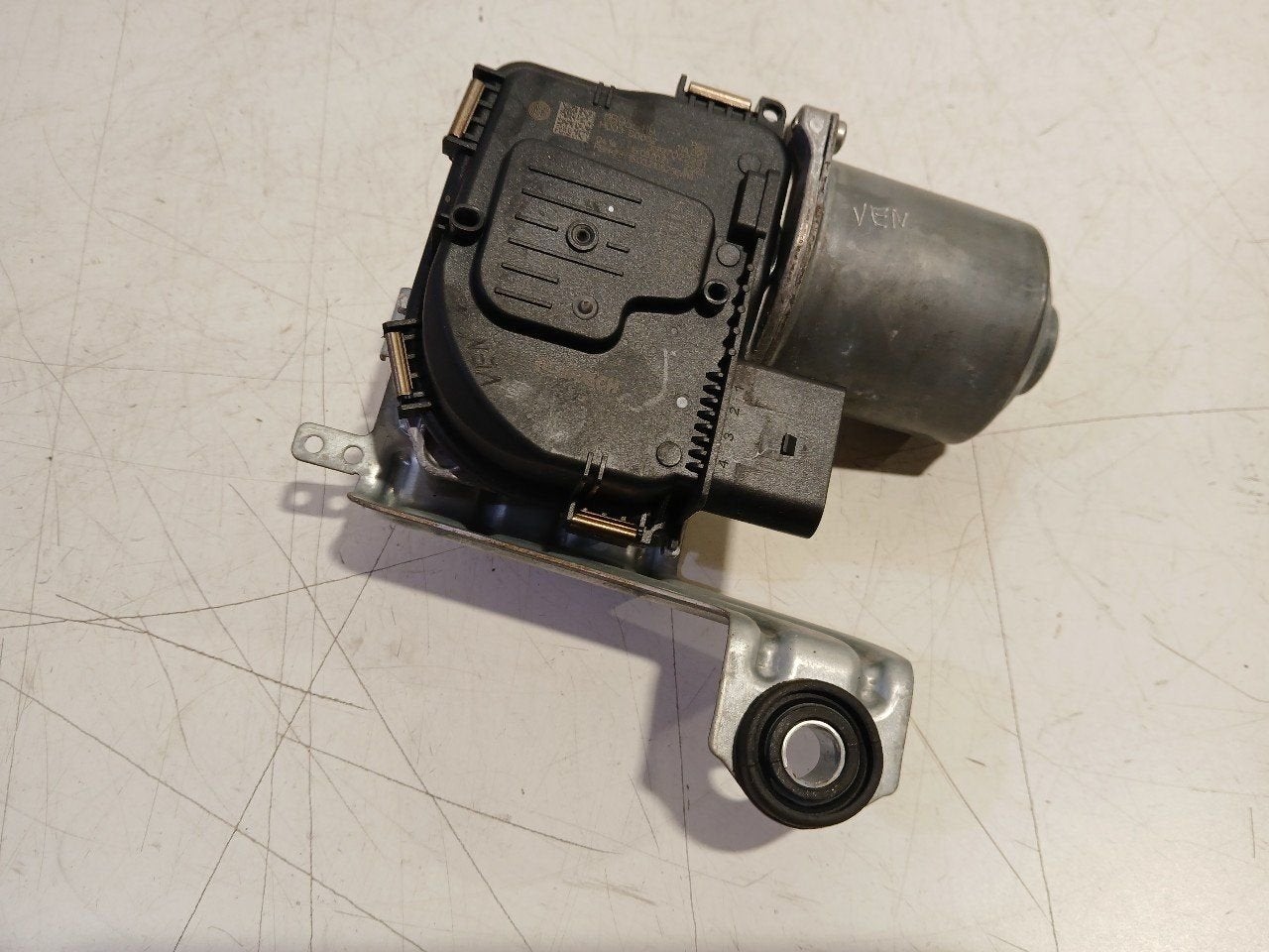 Ruitenwissermotor voor Skoda Enyaq, Onderdelen@venauto.nl, Van der Ven Autorecycling B.V., Gebruikt, Ettenseweg 76, 4706 PB Roosendaal, The Netherlands