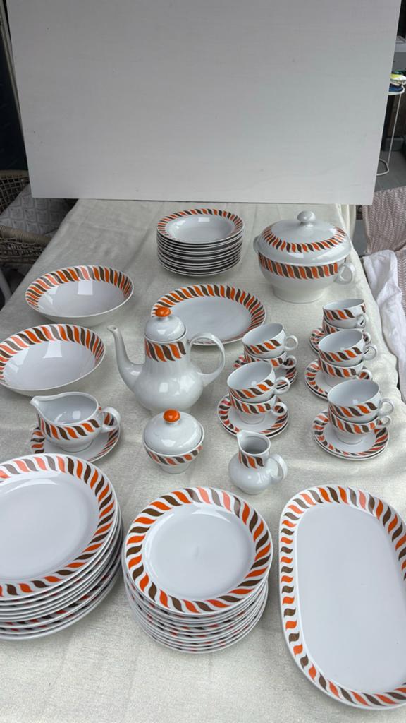 Exclusief Kahla Servies - Oranje/Bruin Gestreept Design, Ophalen, Zo goed als nieuw, Overige stijlen, Porselein
