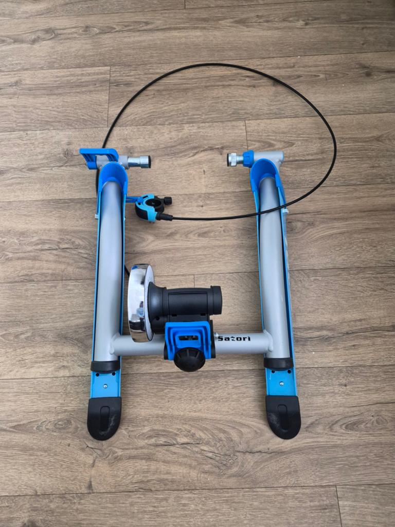 Tacx Satori fietstrainer met voorwielsteun en Tacx band, Ophalen, Gebruikt, Benen, Overige typen