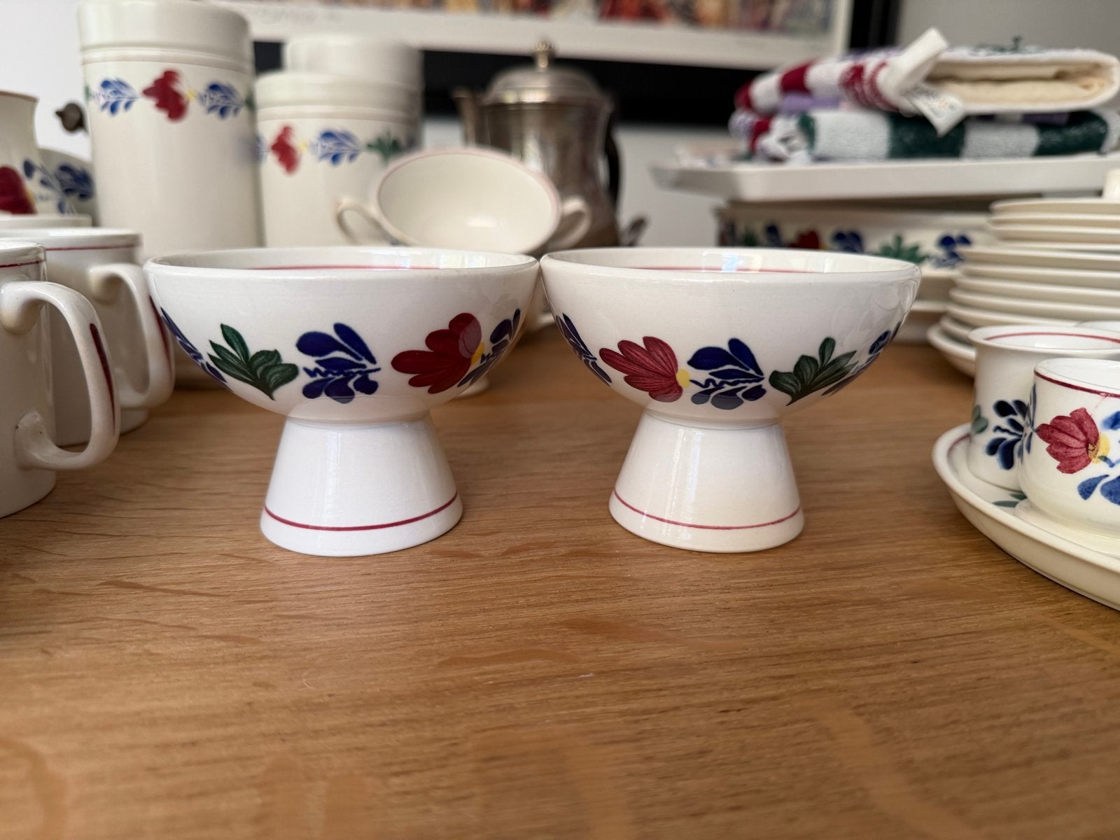 2x Vintage Boerenbont ijscoupes - uniek, Huis en Inrichting, Keuken | Servies, Zo goed als nieuw, Overige typen, Landelijk/Boerenbont