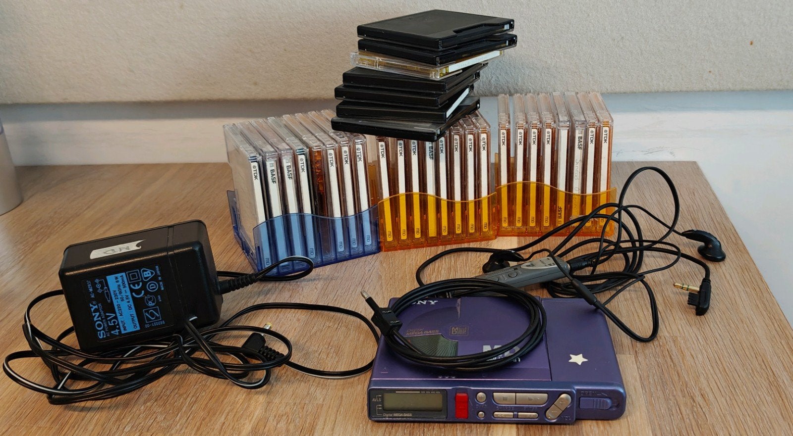 Sony MD Walkman MZ-R37 met 31 discs en accessoires, Audio, Tv en Foto, Walkmans, Discmans en Minidiscspelers, Ophalen, Walkman