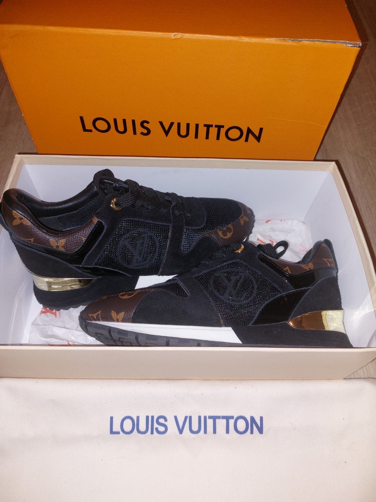 LV LOUIS VUITTON sneakers maat 37 nieuw met doos en dustbag, Zwart, Ophalen of Verzenden, Sneakers of Gympen, Louis Vuitton