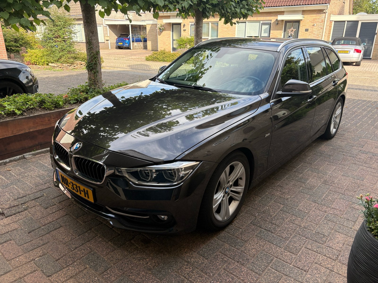 BMW 3-Serie 320i 184pk Aut 2017 Bruin, 1998 cc, Achterwielaandrijving, 1800 kg, 4 cilinders