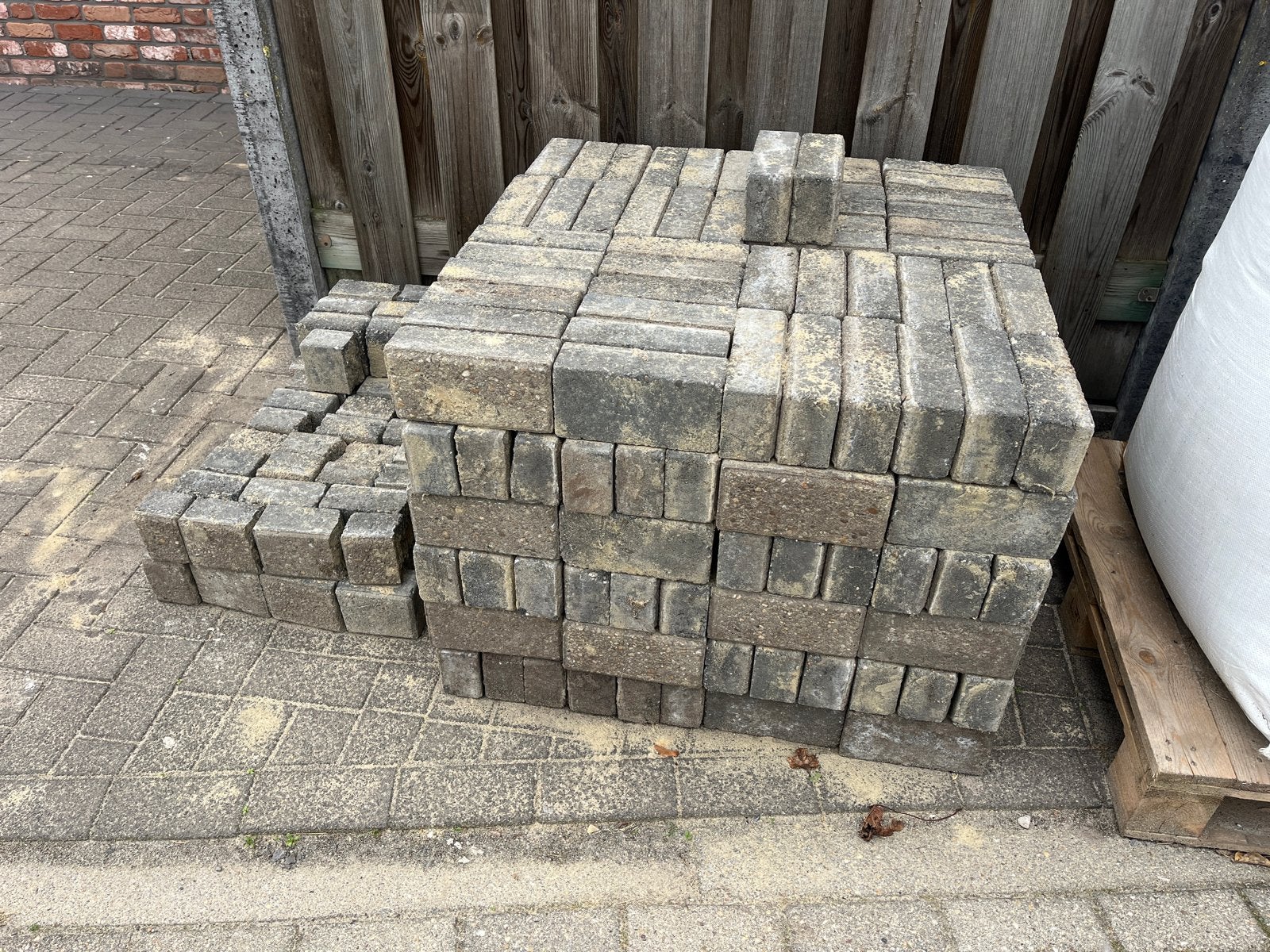 Gebruikte betonnen klinkers - ca. 8 m², Ophalen, Gebruikt, Klinkers, Minder dan 5 m²