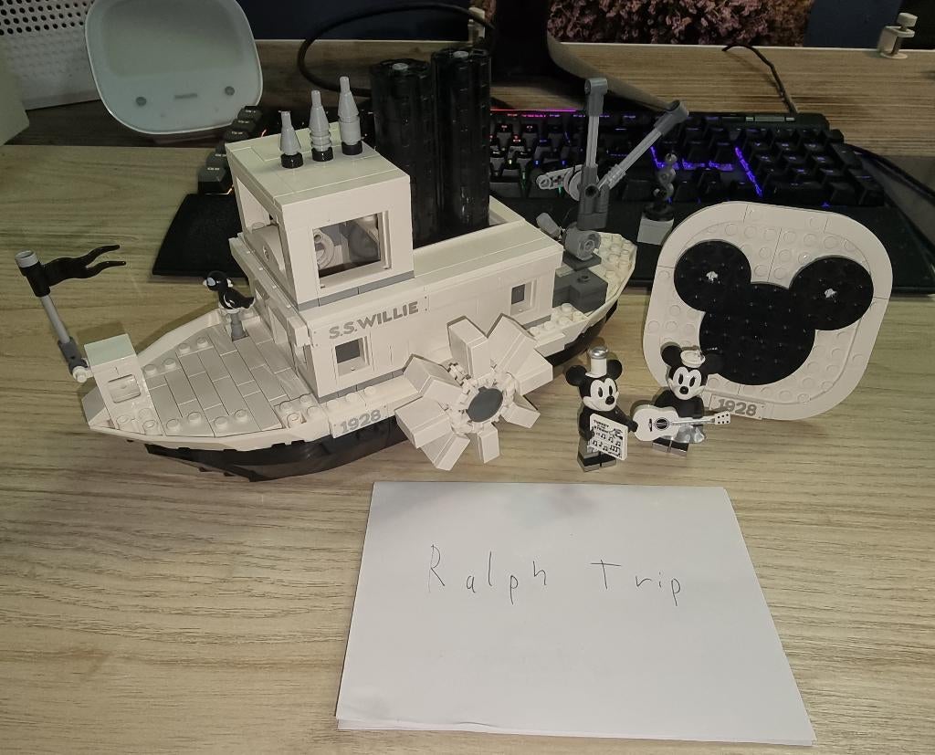 Lego 21317 - Steamboat Willie, Compleet, Lego, Ophalen of Verzenden, Complete set