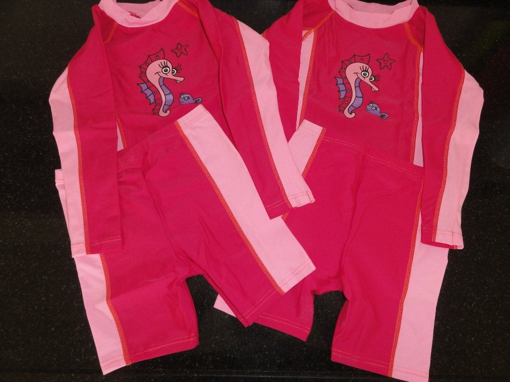 nieuw meisje UV zwemkleding / zwemset maat 98 tweeling, Kinderen en Baby's, Maat 98, Badpak, Nieuw, Ophalen of Verzenden