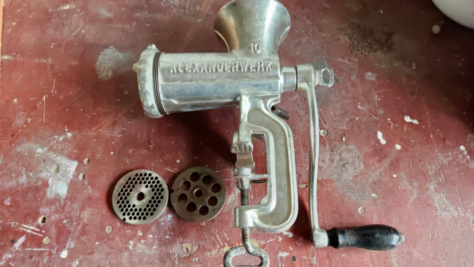 Vintage Alexanderwerk Vleesmolen Maat 10 met 2 Maalschijven, Antiek en Kunst, Ophalen