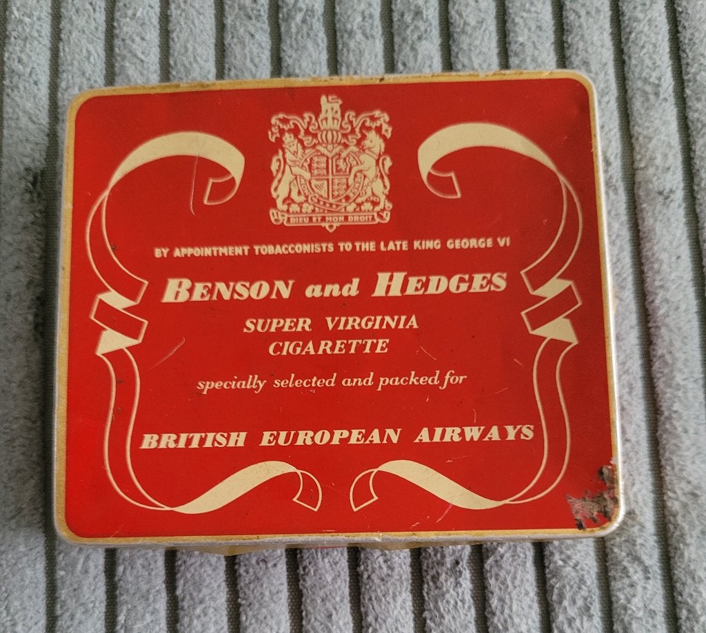 Benson and Hedges super virginia cigarette, blikje, Ophalen of Verzenden, Gebruikt, Tabaksdoos of Verpakking