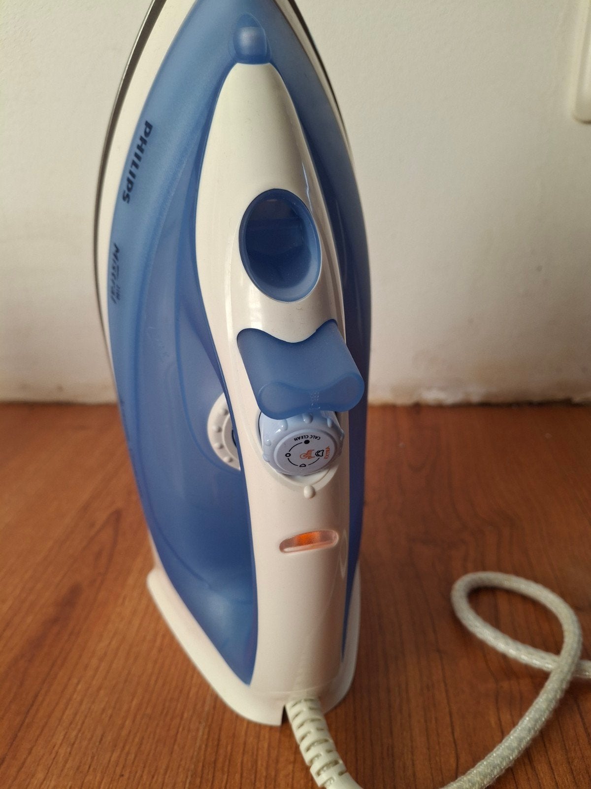 Philips Mistral 2100 Strijkijzer - Nieuw in Doos, Ophalen, Nieuw, Strijkijzer met snoer