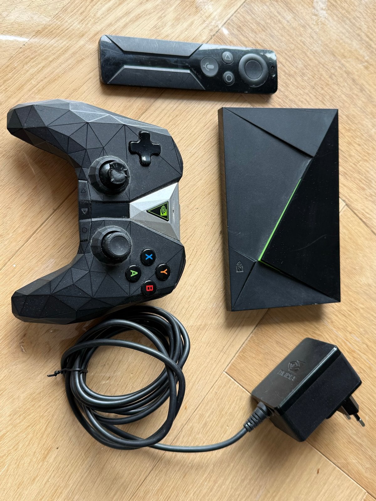 NVIDIA Shield TV met controller en afstandsbediening, Audio, Tv en Foto, Mediaspelers, Ophalen, Gebruikt, HDMI, Zonder harde schijf