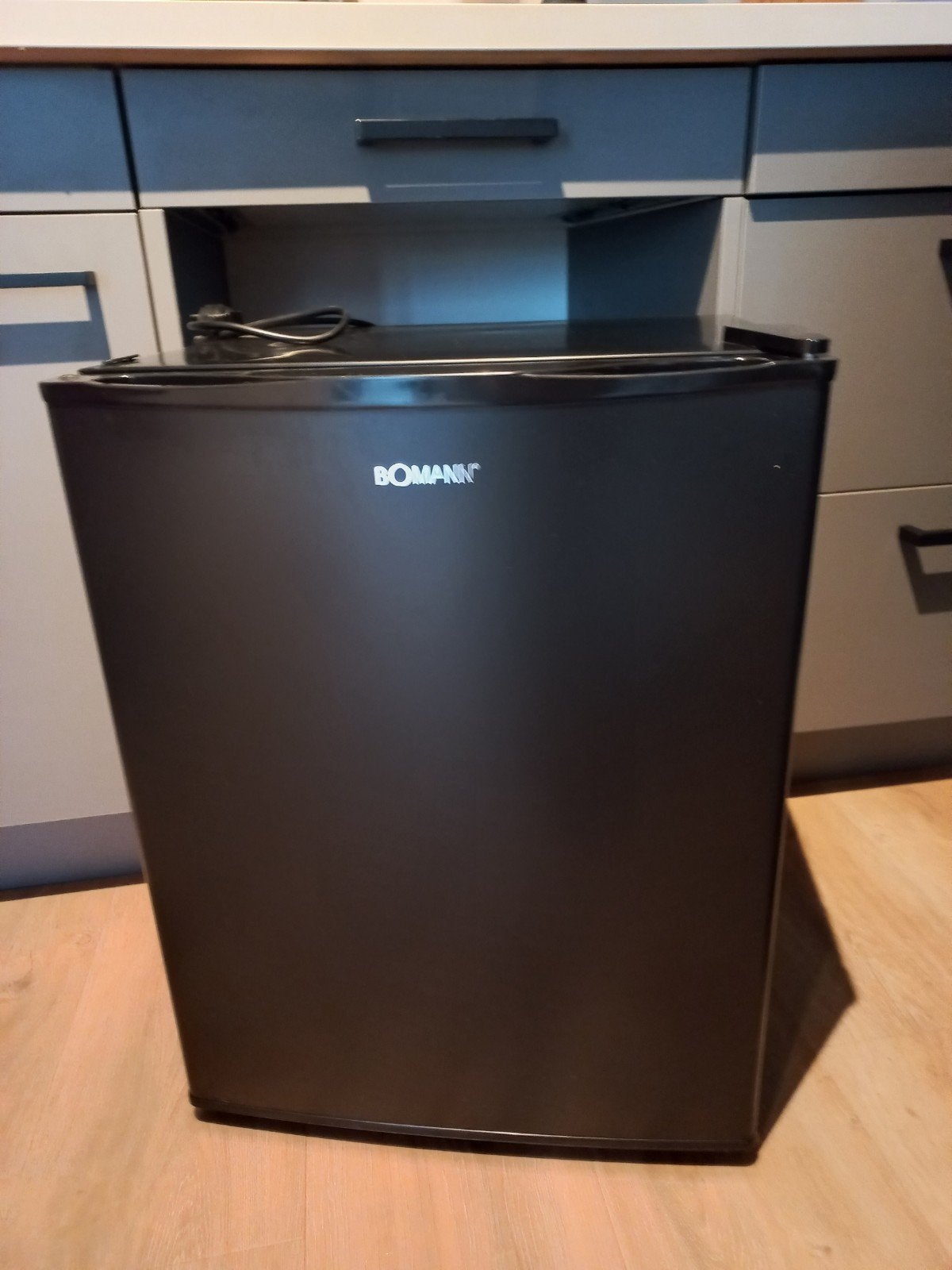 te koop: klein diepvrieskastje, Witgoed en Apparatuur, Ophalen, Zonder vriesvak, Minder dan 85 cm, Minder dan 75 liter