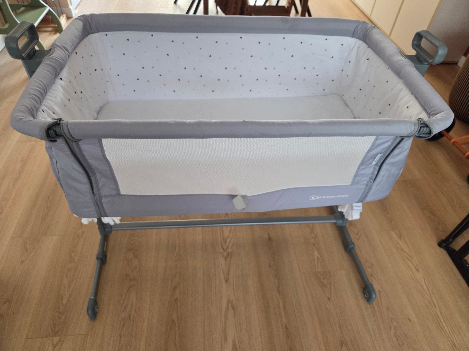 Kinderkraft Co-Sleeper / Reisbedje - Grijs, Ophalen, Zo goed als nieuw, Wieg