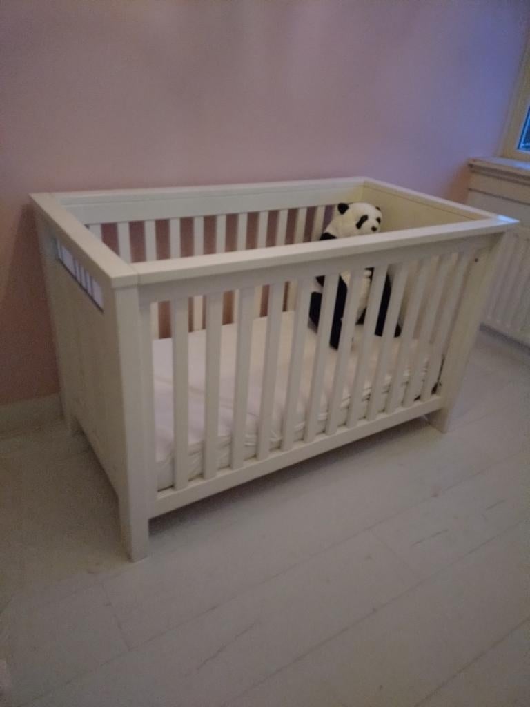 Mooi witte babykamer, Kinderen en Baby's, Kinderkamer | Complete kinderkamers, Ophalen, Gebruikt, Jongetje of Meisje