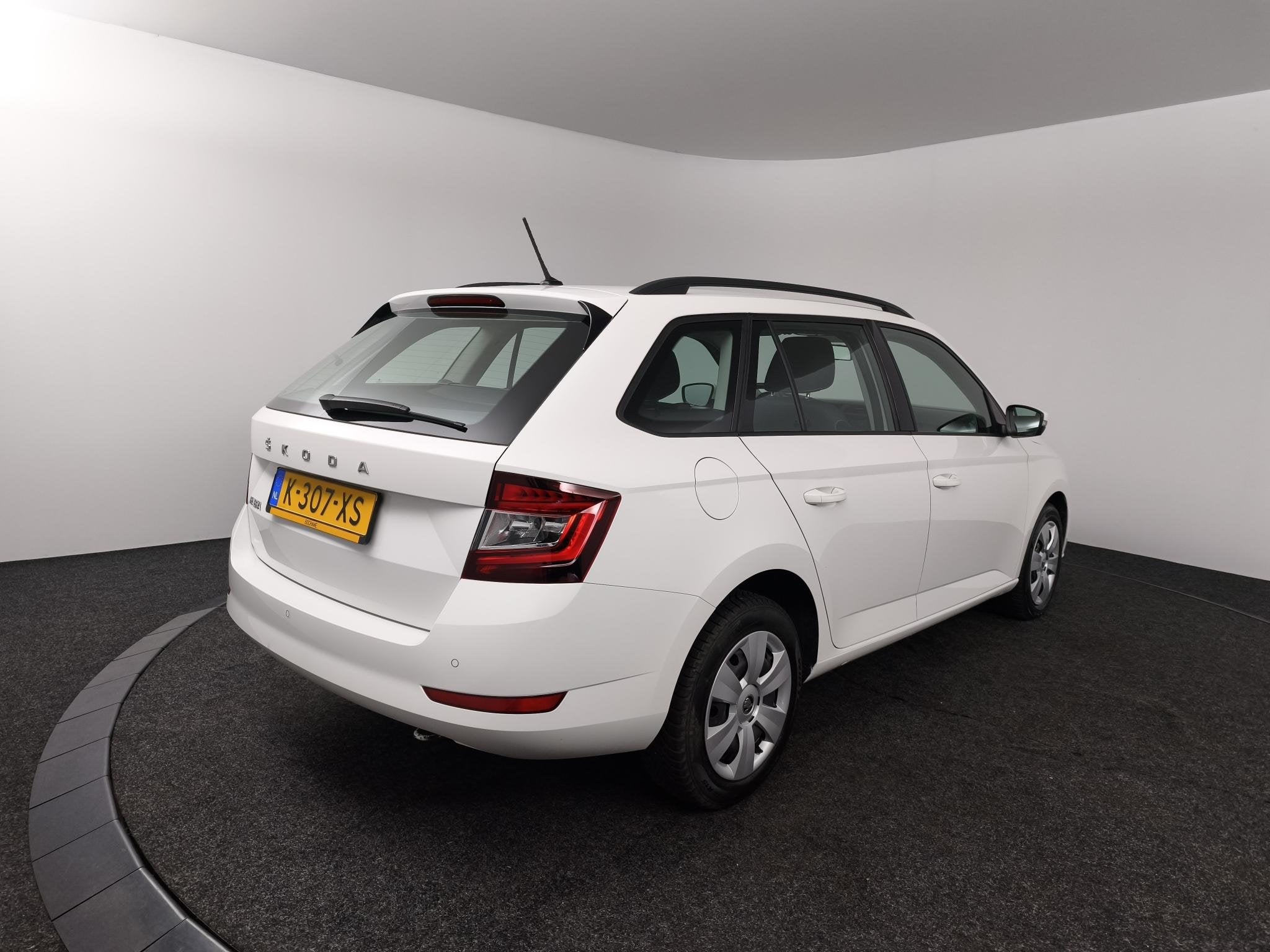 Skoda Fabia Combi 1.0 TSI Ambition | Automaat | Navigatie |, Auto's, Stof, Gebruikt, 95 pk, Wit