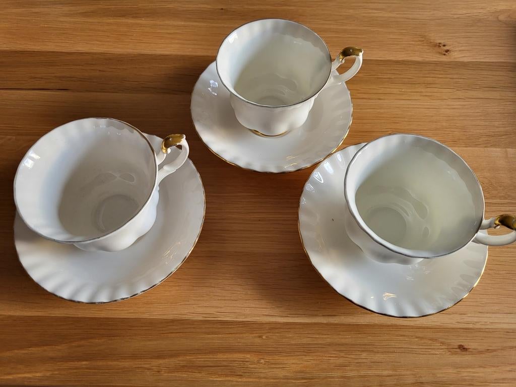Royal Albert Val D'or  3 kop en schotels, Ophalen of Verzenden