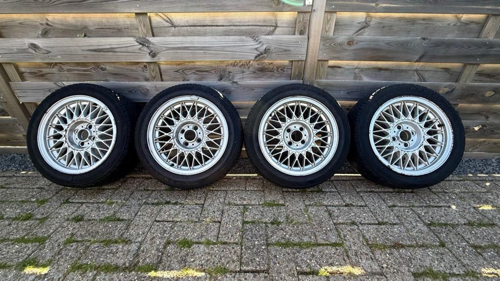 Verkocht - Originele BMW E30 BBS velegen 4x100, Auto-onderdelen, Banden en Velgen, Ophalen, Gebruikt, 15 inch, Banden en Velgen