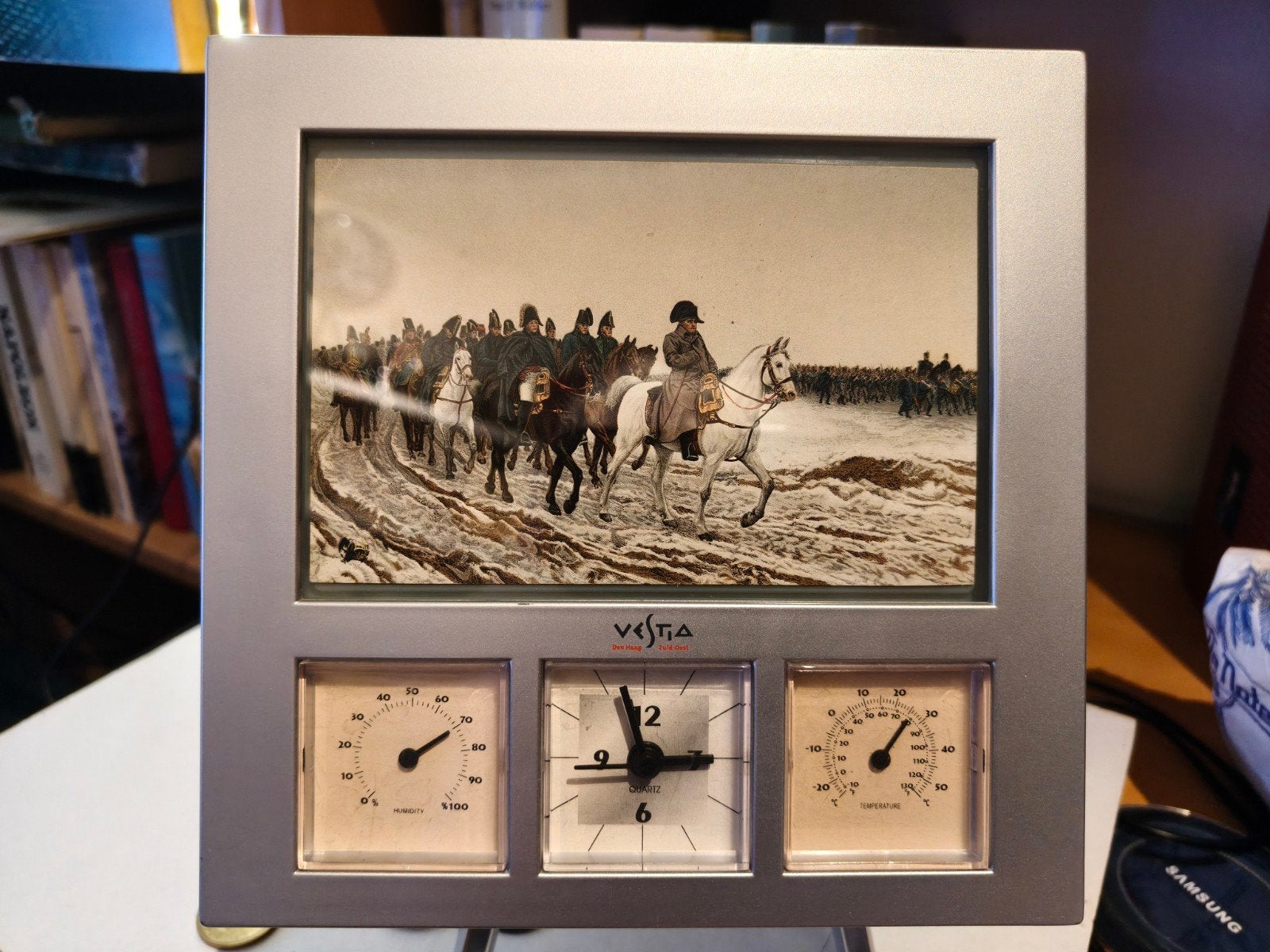 Vestia Tafelklok met Thermometer en Hygrometer, Verzamelen, Ophalen of Verzenden, Landmacht, Nederland