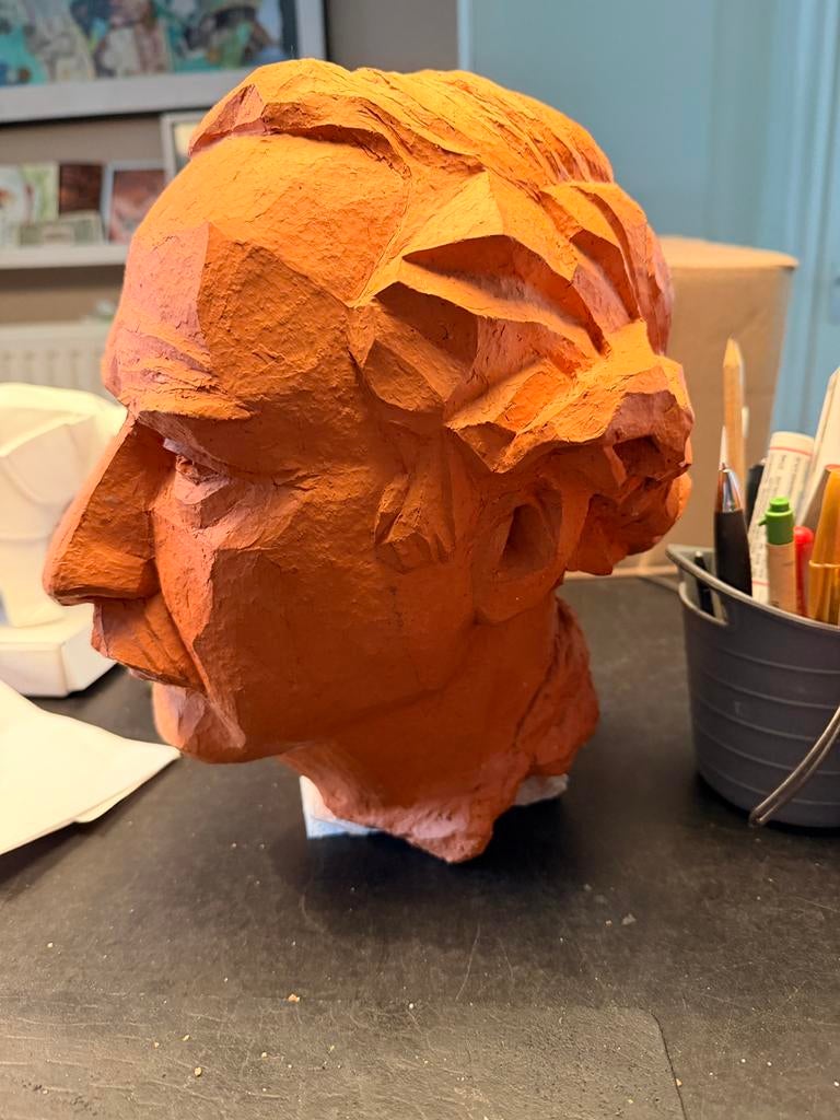 Portret sculptuur door Roelant Hietbrink, Ophalen, Nieuw