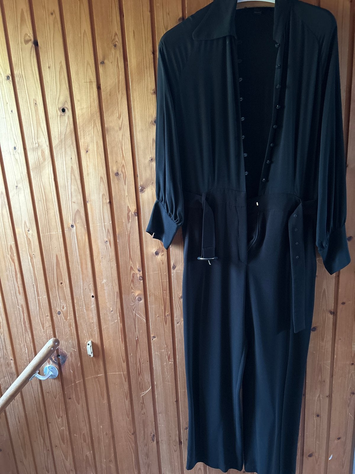 Seventy Venezia Zwarte Jumpsuit - Made in Italy, Kleding | Dames, Jumpsuits, Ophalen of Verzenden, Zo goed als nieuw, Maat 38/40 (M)