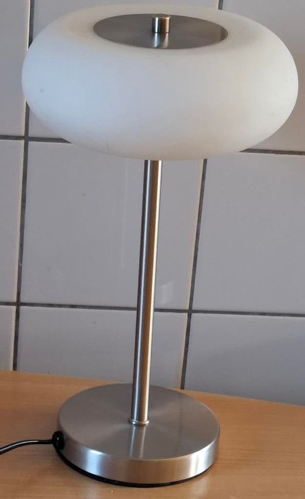 Tafellamp. LED. 34 cm. Witglas, metaal., Ophalen, Post modern, Zo goed als nieuw, Metaal