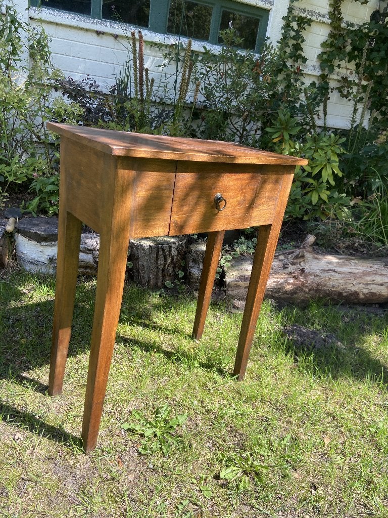 Antiek massief houten sidetable / halkastje – 60 cm, Ophalen, 50 tot 100 cm, Frans, landelijk, Zo goed als nieuw