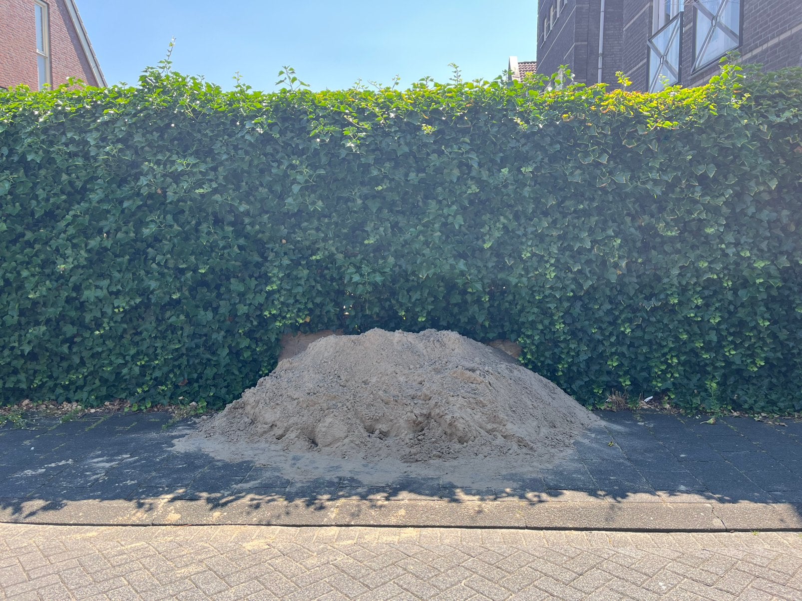 GRATIS | ophoog/breker zand | 1,5 a 2 kuub, Ophalen, Nieuw, Ophoogzand