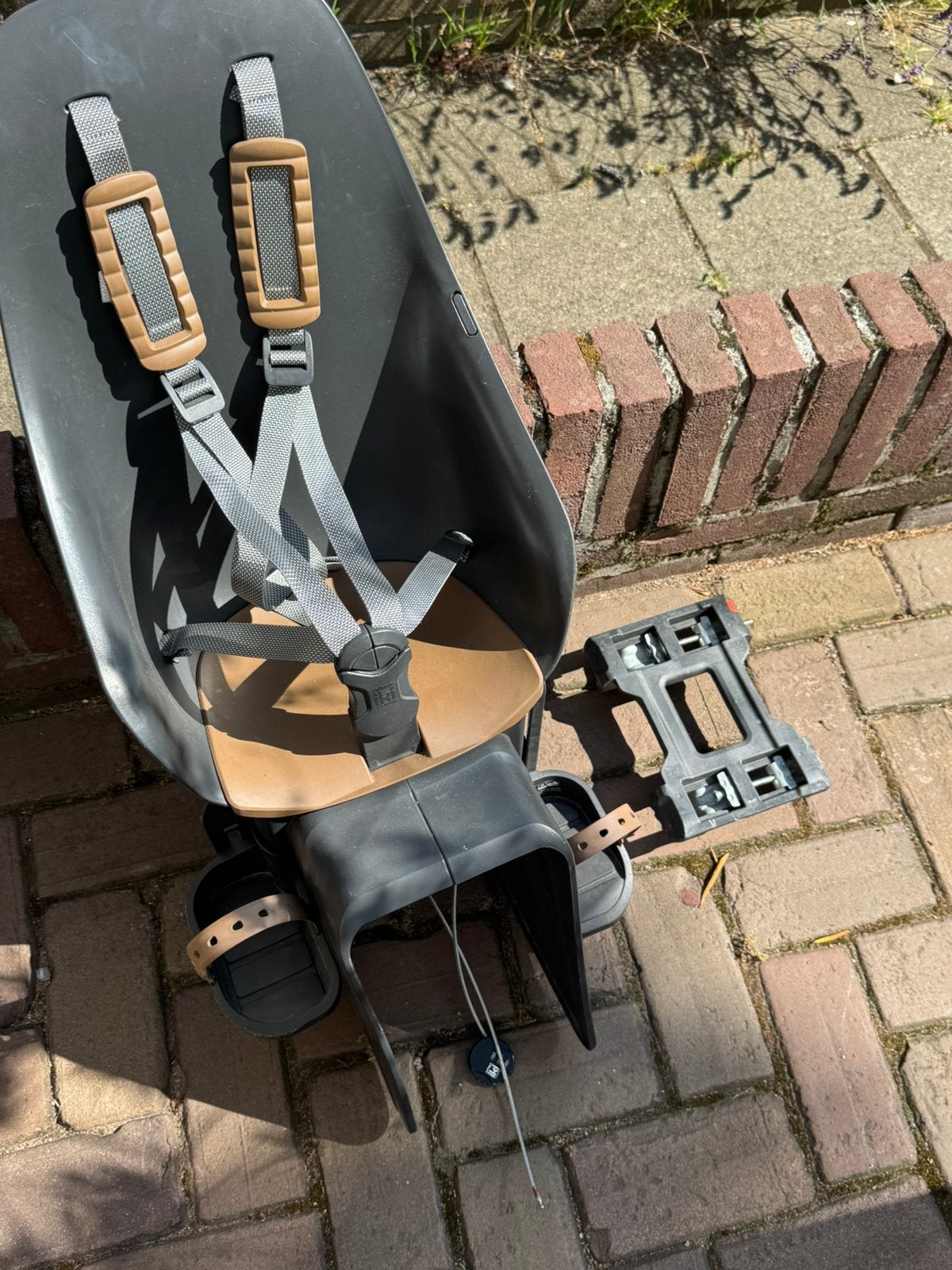 Urban Iki fietsstoel Black / Brown – met montagebeugel, Ophalen, Gebruikt, Achterzitje, Voetsteuntjes