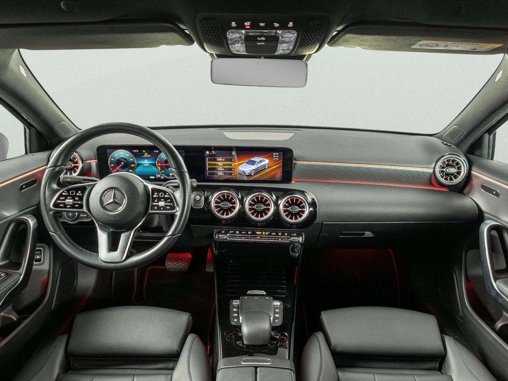 Mercedes-Benz A-Klasse Limousine 250 e Business Solution Lux, Auto's, Mercedes-Benz, Gebruikt, 4 cilinders, 16 kWh, Blauw