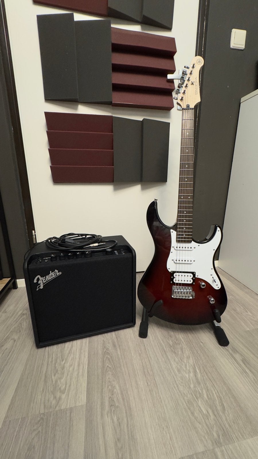 Yamaha Pacifica 112v met Fender Mustang LT25 versterker, Muziek en Instrumenten, Ophalen, Fender, Met versterker, Zo goed als nieuw