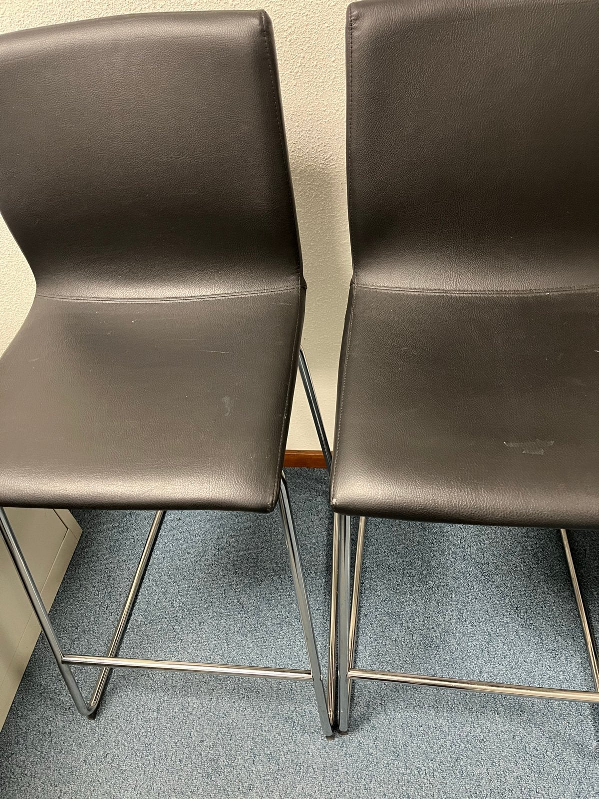 Set van 2 zwarte barkrukken met metalen onderstel, Ophalen, Gebruikt, Twee, Zwart