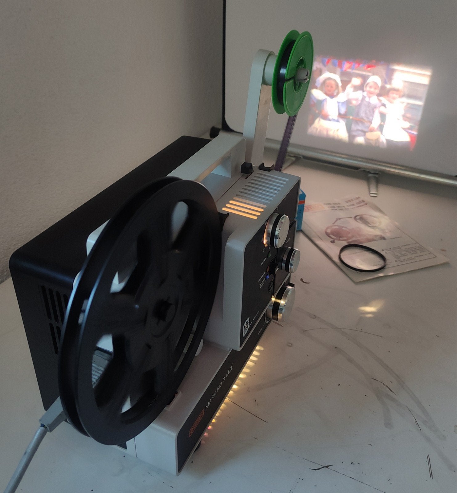 EUMIG MARK 61O D LUX SUPER 8 en DUBBEL 8 FILMPROJECTOR, Verzamelen, Fotografica en Filmapparatuur, Ophalen of Verzenden, 1960 tot 1980