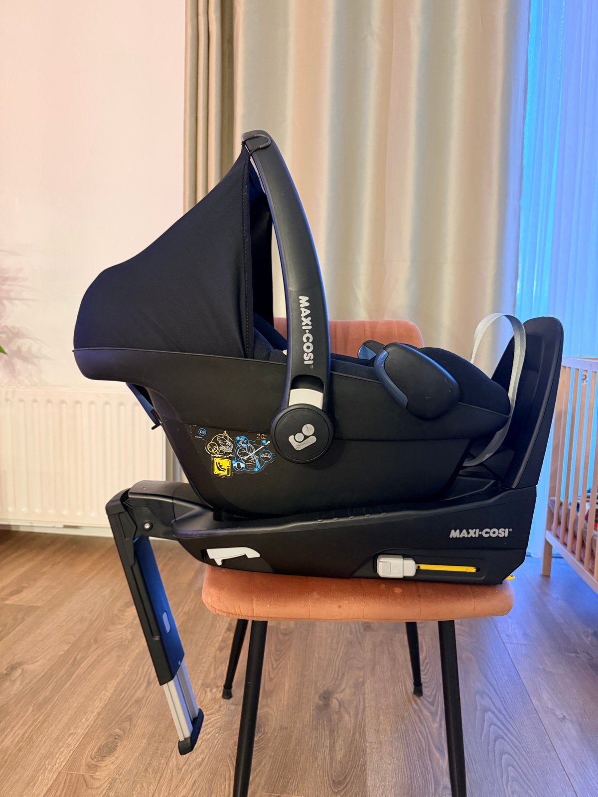 Maxi-Cosi Pebble-Pro met Isofix/Familyfix base, Ophalen, Zijbescherming, Zo goed als nieuw, Isofix
