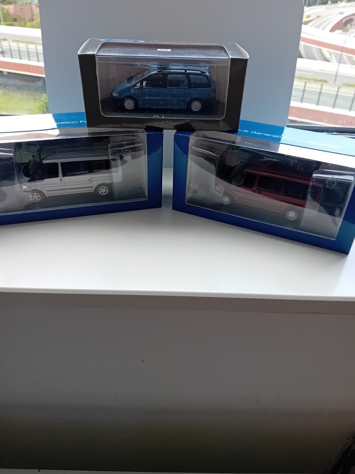 Minichamps Ford Transit en Galaxy., Hobby en Vrije tijd, Modelauto's | 1:43, Ophalen of Verzenden, Nieuw, Auto, MiniChamps