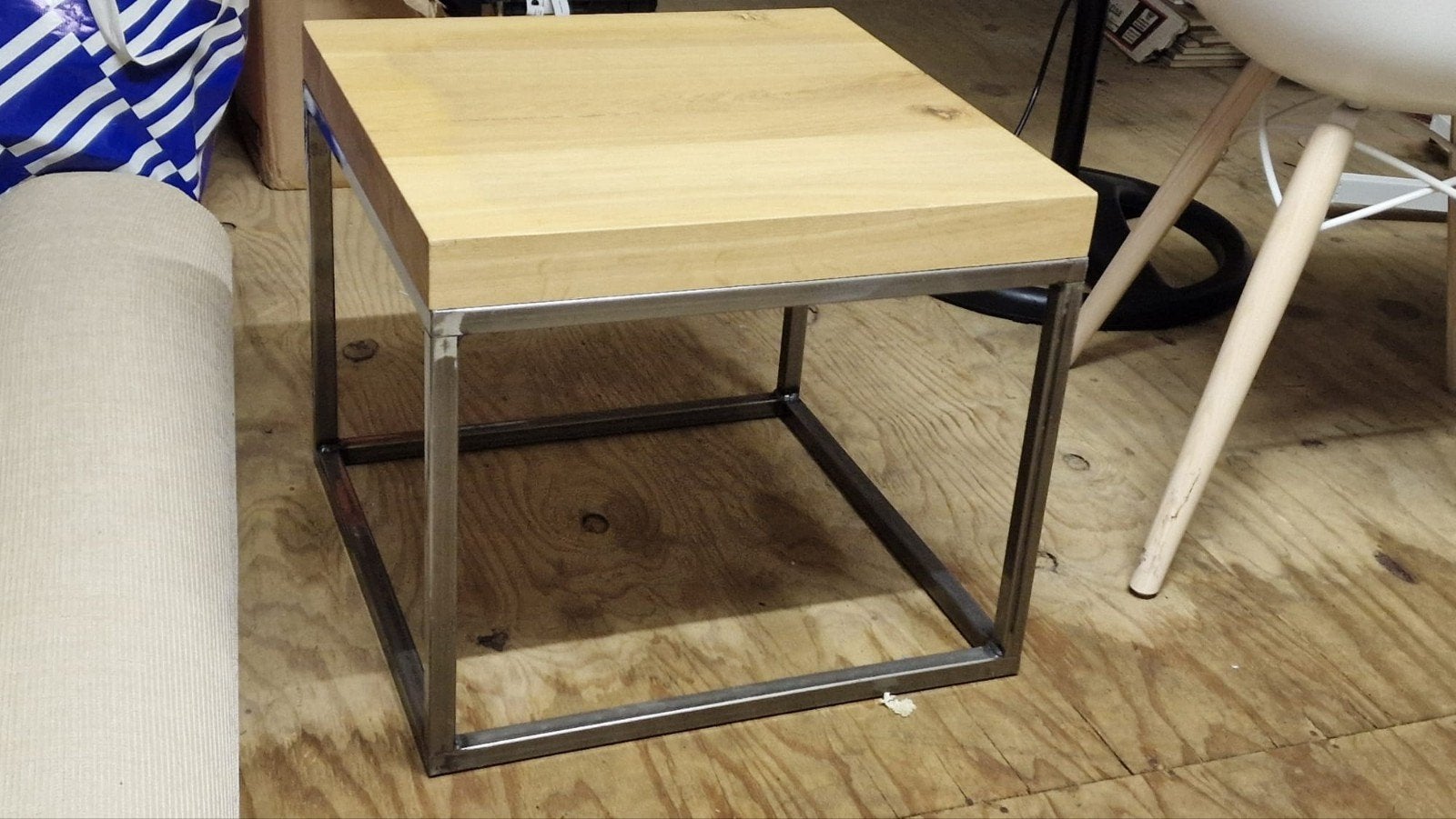 Bijzettafeltje 50x50 cm met dik blad, Ophalen, Minder dan 45 cm, Minder dan 55 cm, Gebruikt