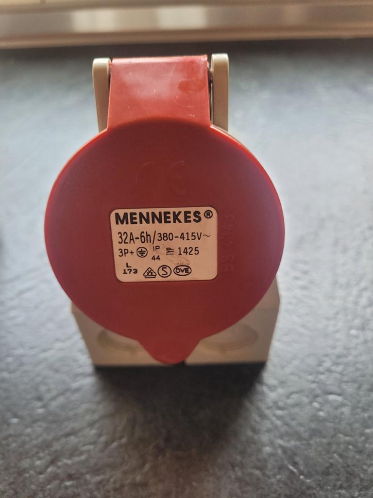 Mennekes wandcontactdoos 32A-6/380-415V, Ophalen of Verzenden, Nieuw, Stopcontact