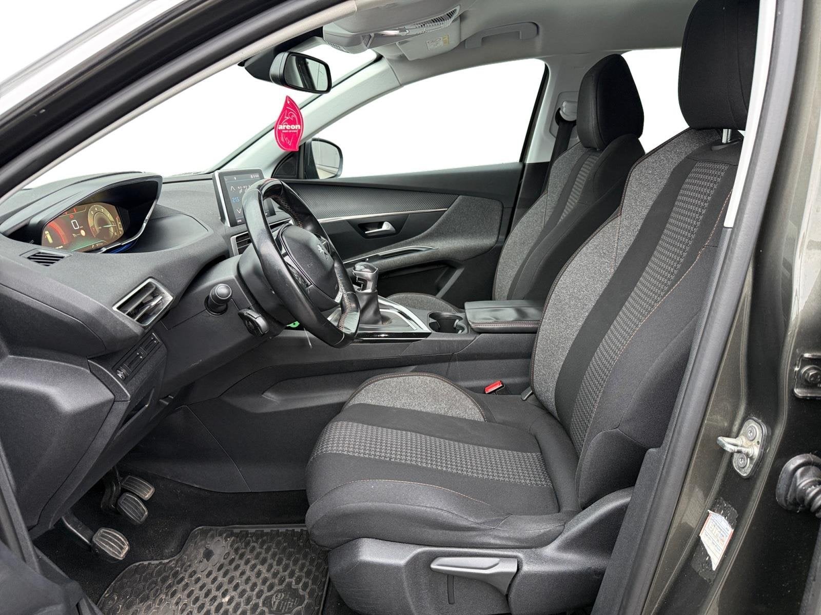 Peugeot 3008 1.2 PureTech Active | Cruise | LED | Clima, Voorwielaandrijving, Stof, Gebruikt, 1199 cc