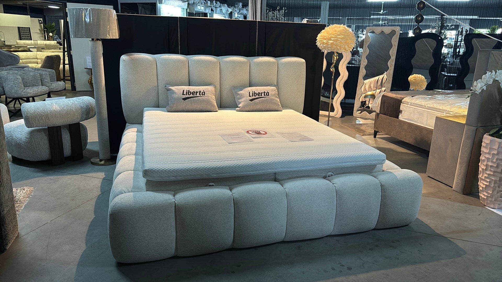 Bed 180 x 200 cm, Ophalen, Tweepersoons, Zo goed als nieuw, 180 cm