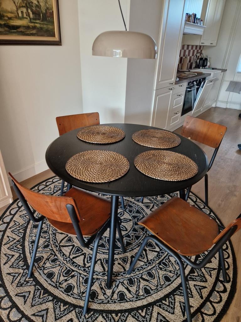Zwarte ronde eettafel van Casa (excl. stoelen/placemats), Huis en Inrichting, Tafels | Eettafels, Ophalen, Gebruikt, Rond, Vier personen