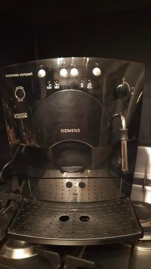 Siemens Surpresso Compact Koffiezetapparaat, Witgoed en Apparatuur, Gebruikt, Koffiemachine, 2 tot 4 kopjes, Afneembaar waterreservoir