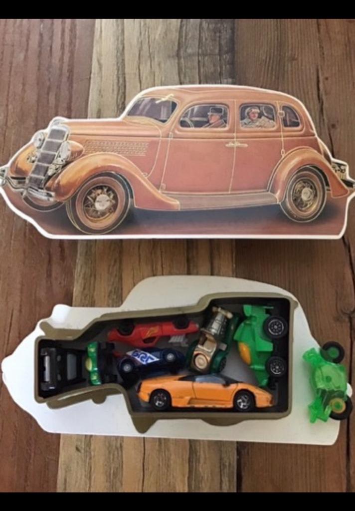 8 Autootjes in een doosje. Oldtimer. 2 Autoos v metaal, auto, Kinderen en Baby's, Speelgoed | Speelgoedvoertuigen, Ophalen of Verzenden