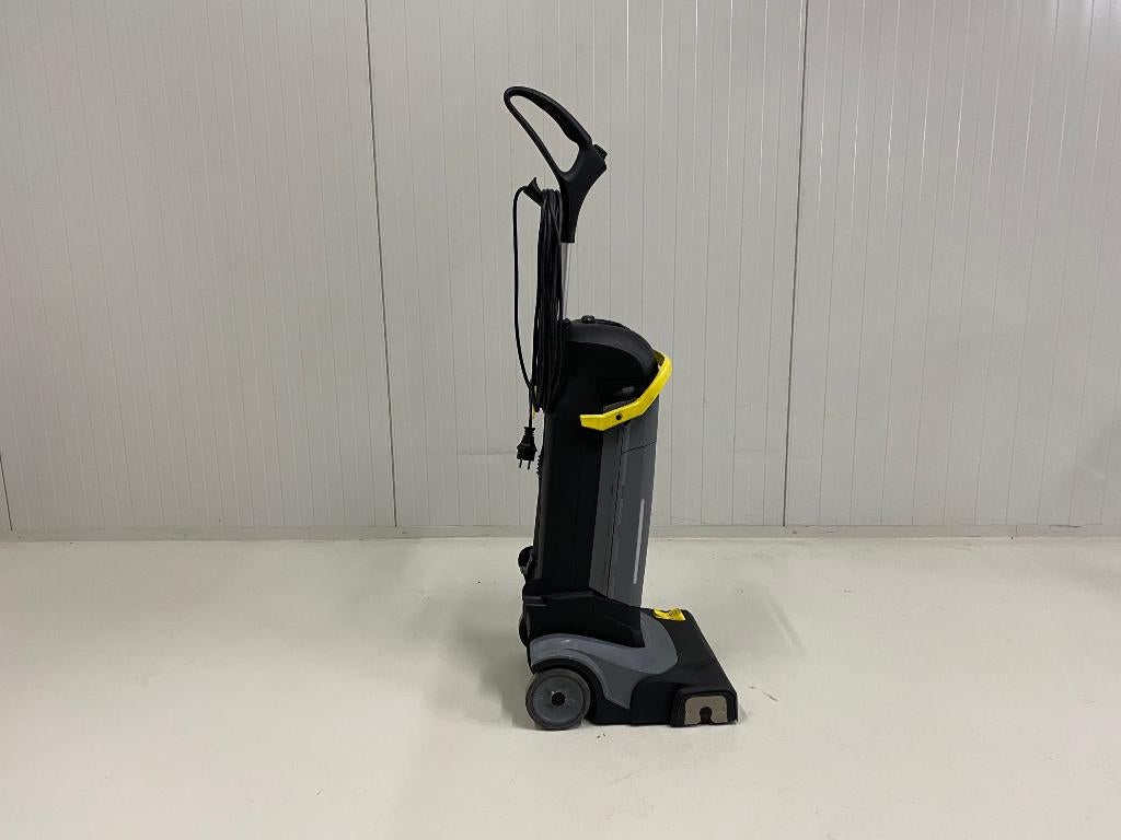 KARCHER SCHROBMACHINE BR 30/4 C 2022, Ophalen of Verzenden, Zo goed als nieuw, Schrobmachine
