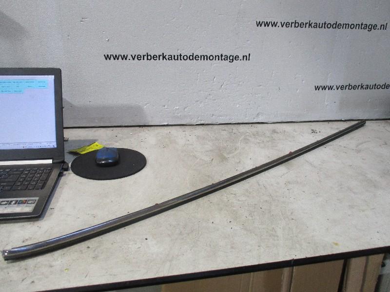 Sierlijst Spatbord Rechts Achter Mercedes-Benz /8 (W115), Gebruikt, Mercedes-Benz AG, Mercedes-Benz, Mercedesstraße 120, Stuttgart 70372, , Duitsland