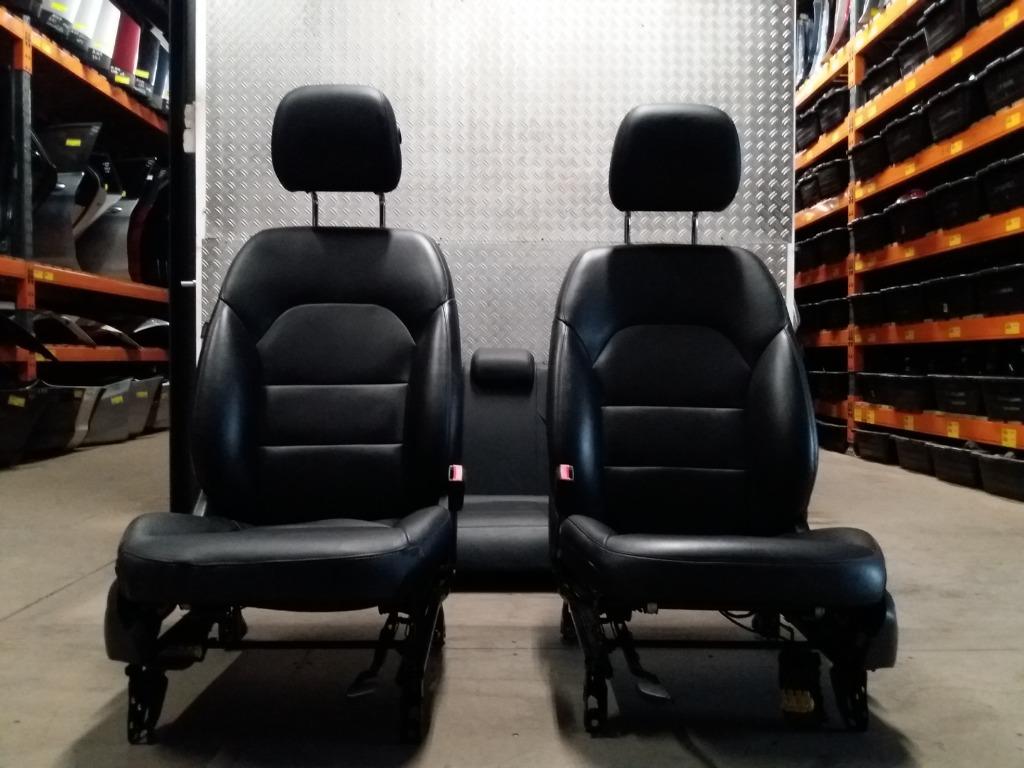 BEKLEDINGSET B246 2012 Zwart Artico Kunstleer id 48212, Ophalen of Verzenden, Gebruikt, Mercedes-Benz