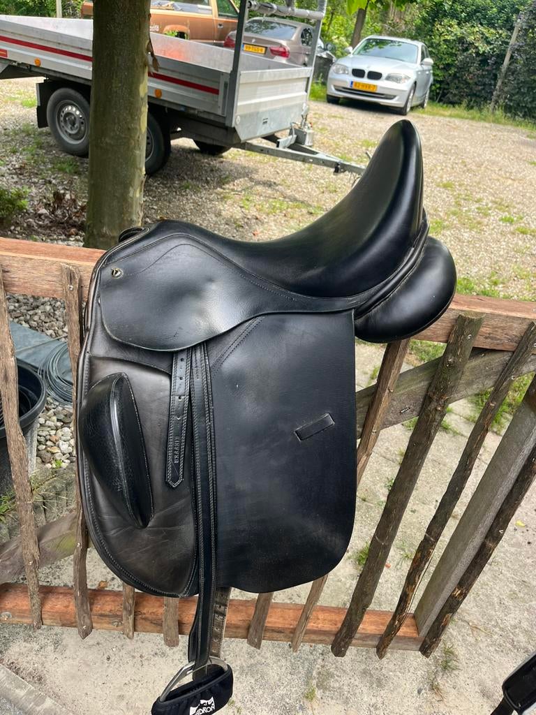 Zaldi dressuurzadel, Dieren en Toebehoren, Paarden en Pony's | Zadels, Ophalen of Verzenden, Zo goed als nieuw, Dressuur