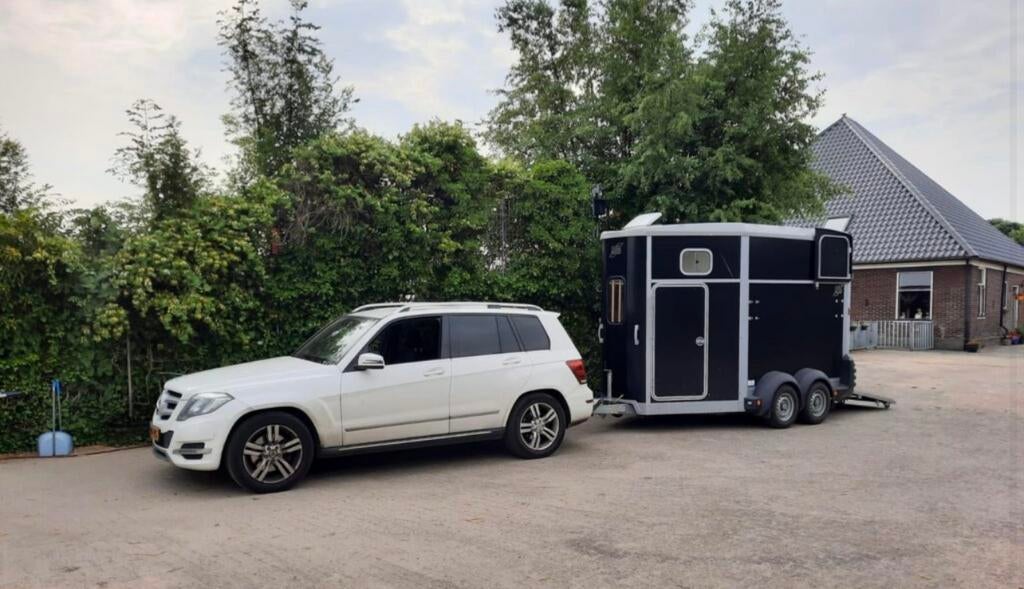 Paardentaxi paardentrailer verhuur paardenvervoer