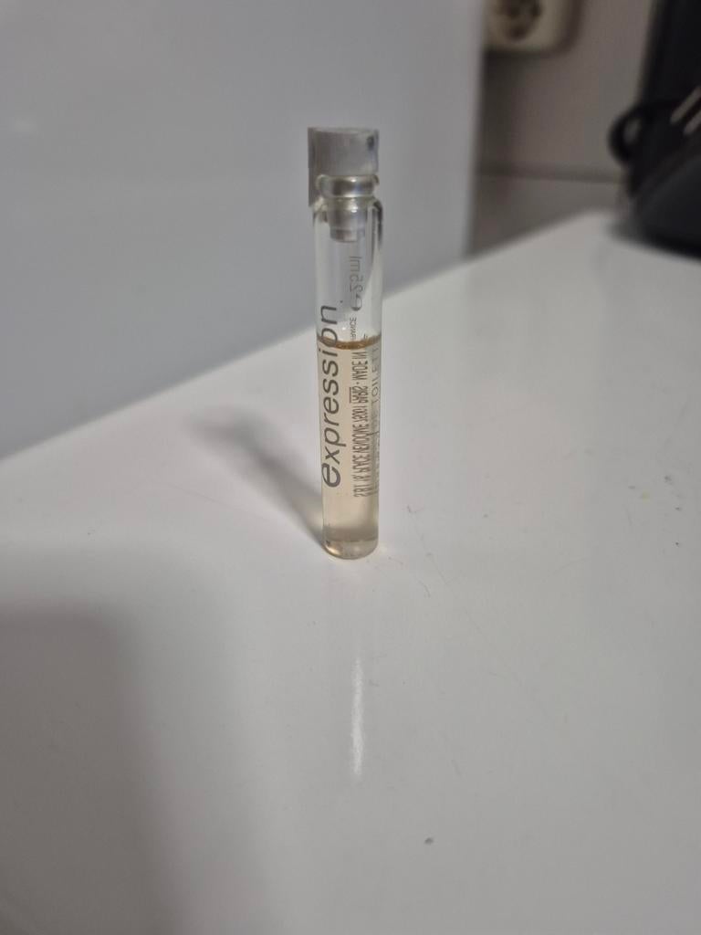 Naf Naf Expression eau de toilette. Ruim 2 ml., Sieraden, Tassen en Uiterlijk, Ophalen, Gebruikt