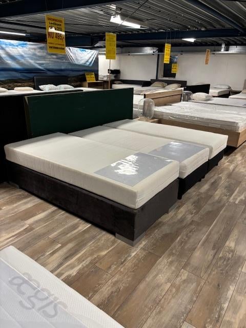Foto 3 van Eenpersoons Boxsprings OUTLET!!!
