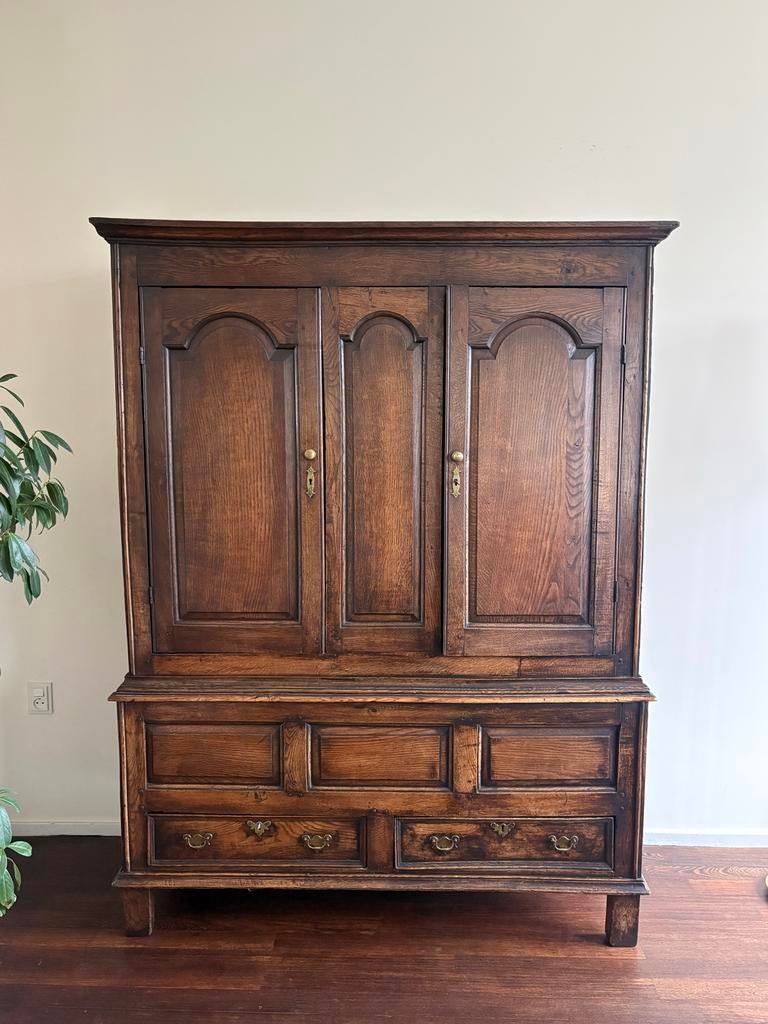 Antieke tweedelige massief houten kast, Antiek en Kunst, Antiek | Meubels | Kasten, Ophalen
