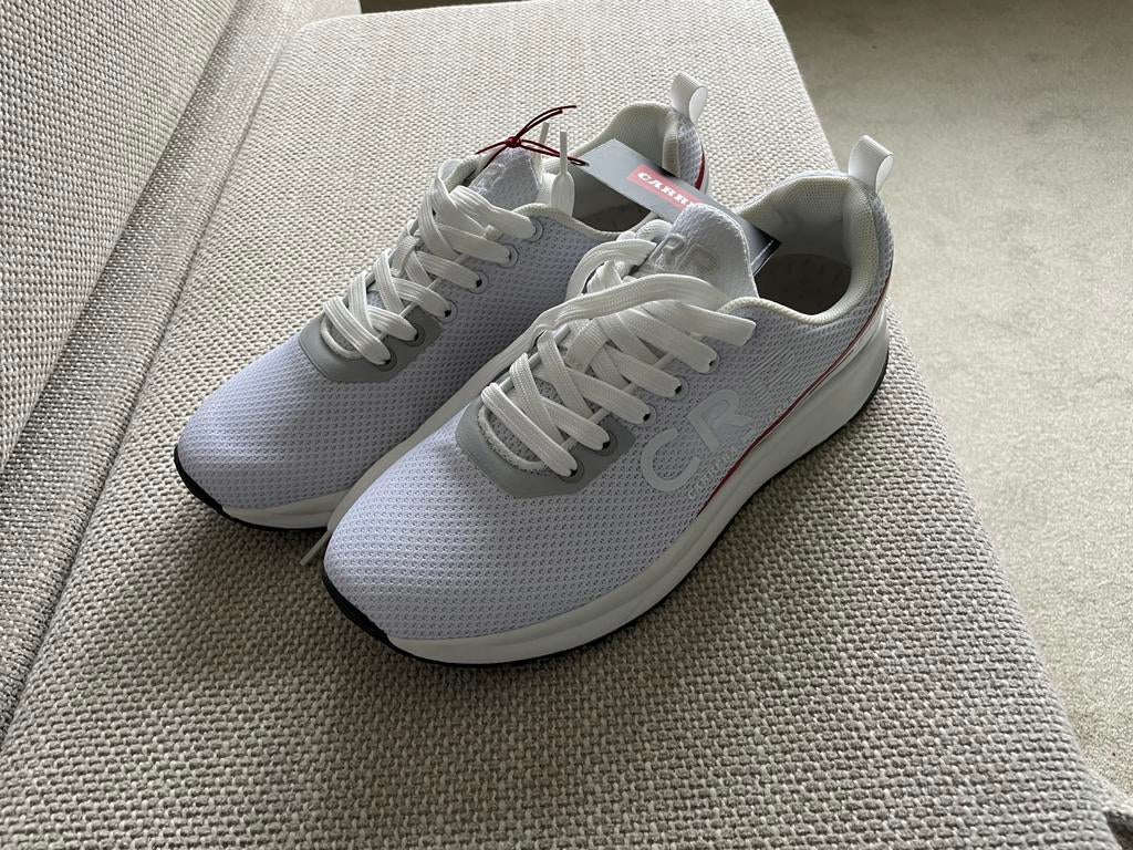 Te koop prachtige sneakers, Kleding | Heren, Schoenen, Ophalen, Wit, Nieuw, Sneakers of Gympen